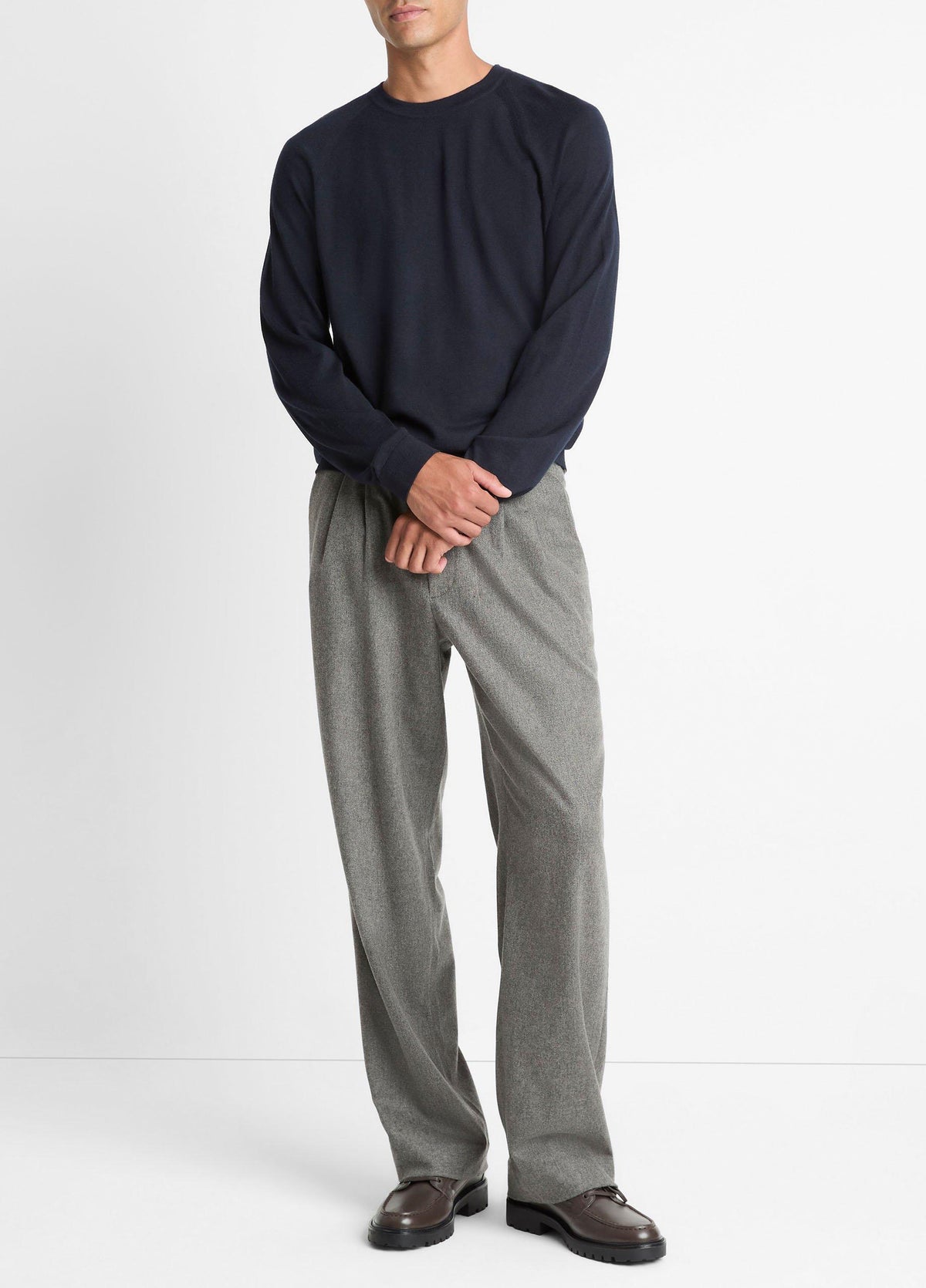 Featherweight Wool-Cashmere Crew Neck Sweater - US 9400