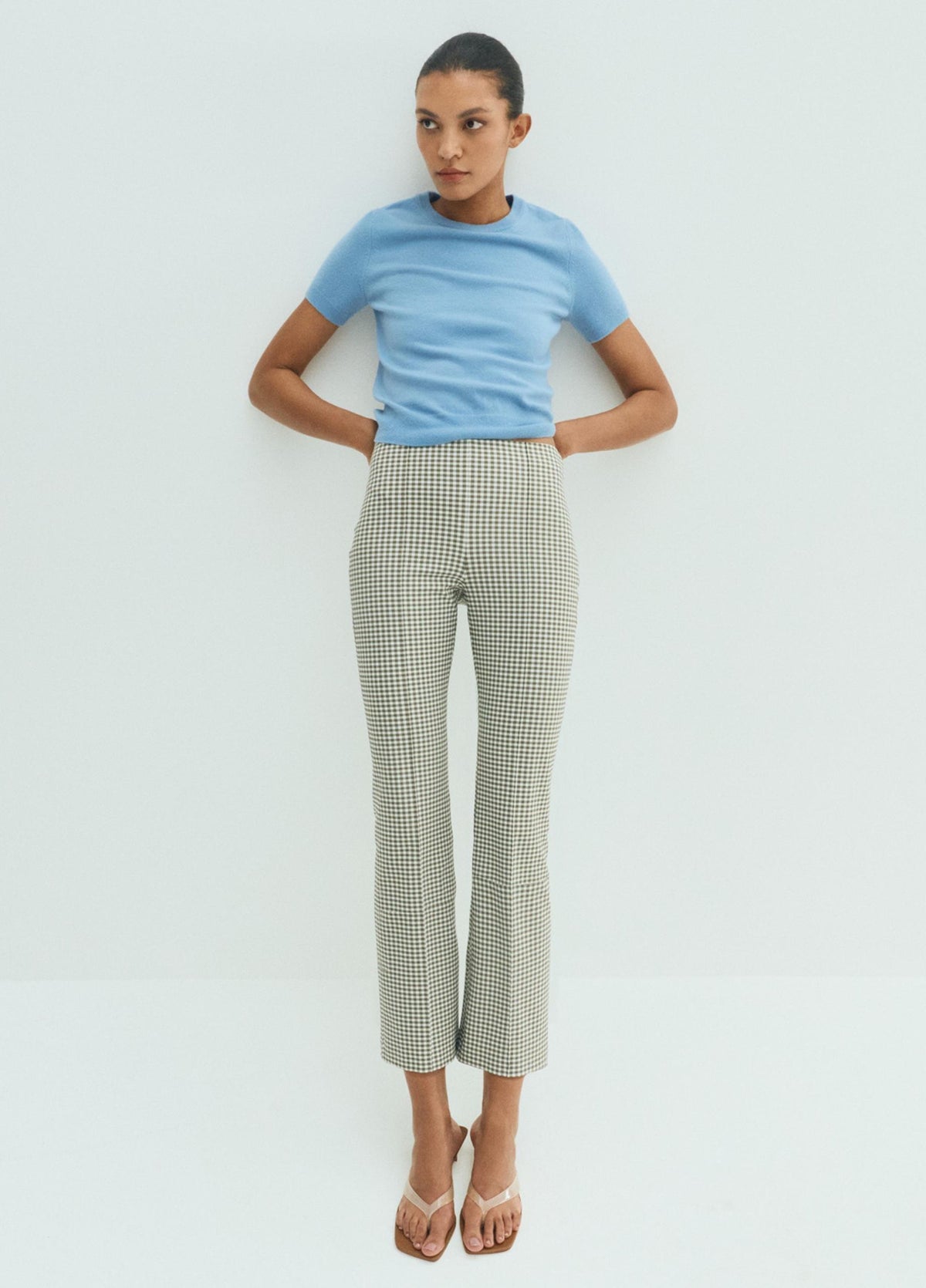 Niki Gingham Mid-Rise Crop Flare Pant - US 6530
