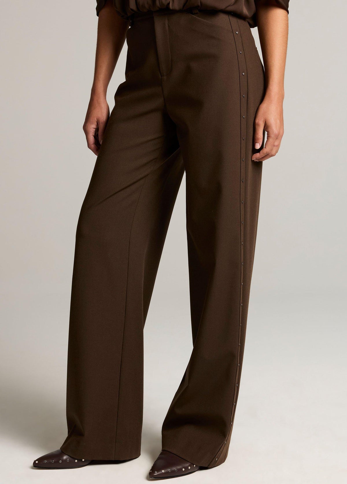 Studded Mid-Rise Wide-Leg Trouser - US 6449