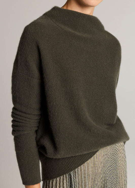 Plush Cashmere Funnel-Neck Sweater - US 9487