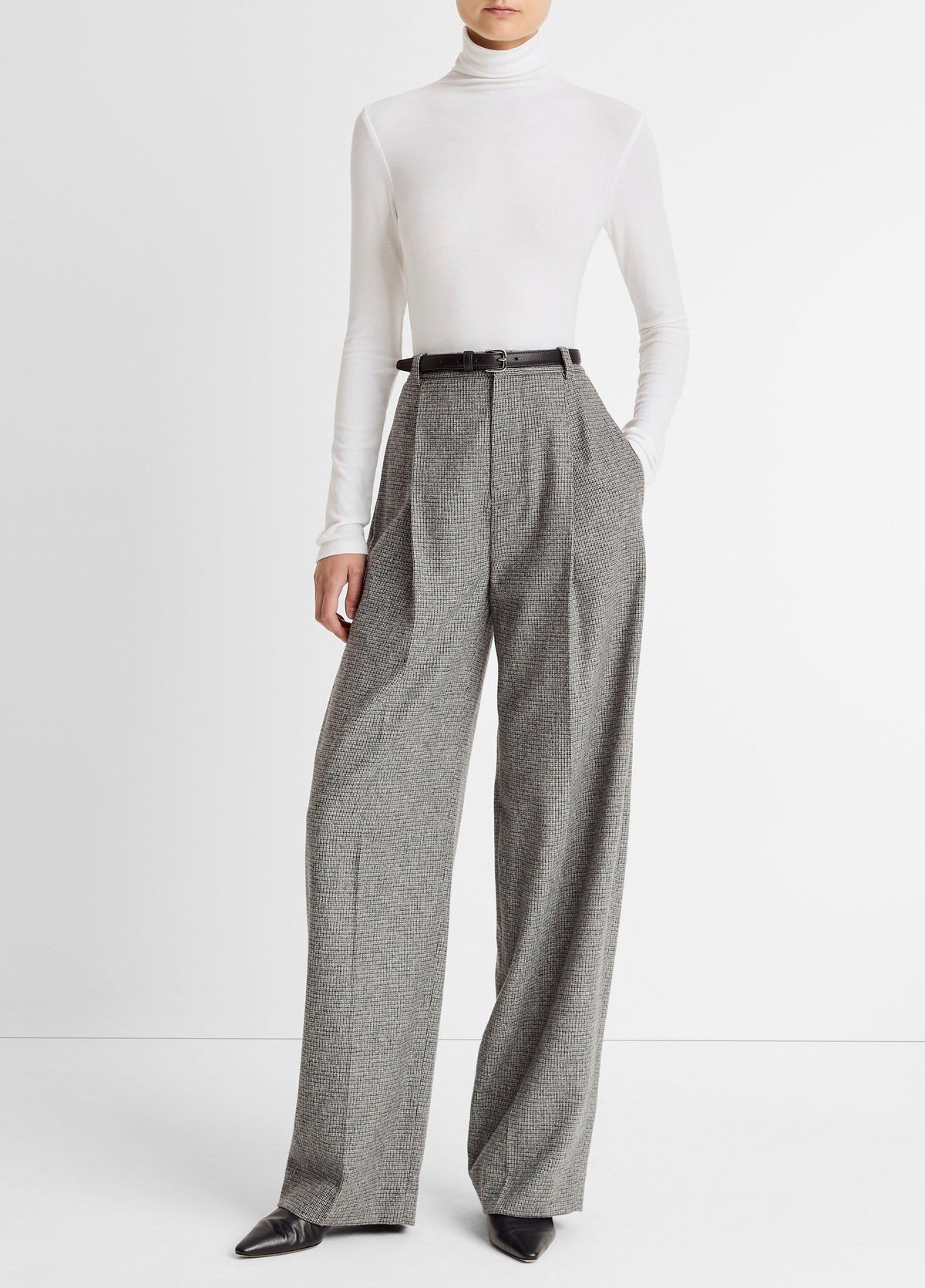 Essential Long-Sleeve Turtleneck Top - US 5483