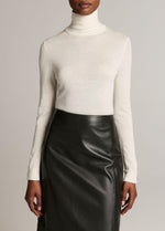 Cashmere-Silk Slim Turtleneck Sweater - US 3024
