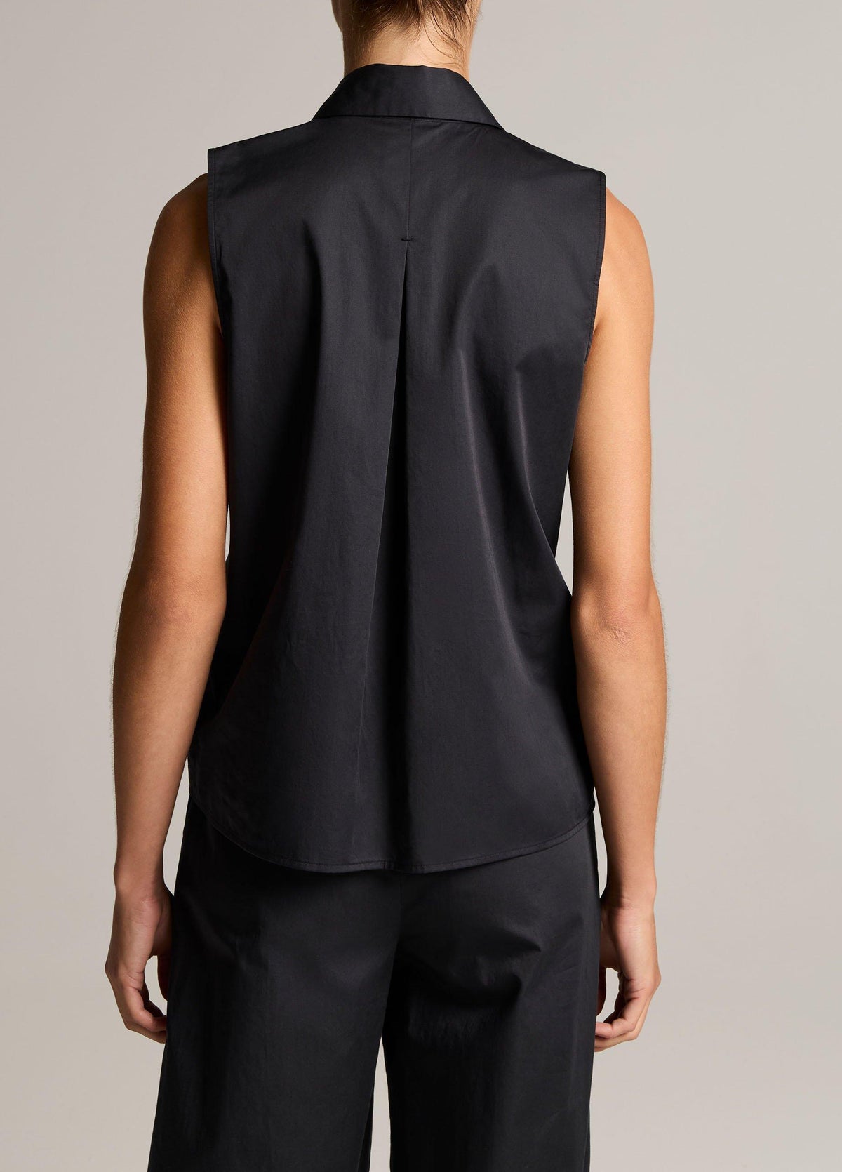 Cotton Relaxed Sleeveless Button-Front Shirt - US 3602