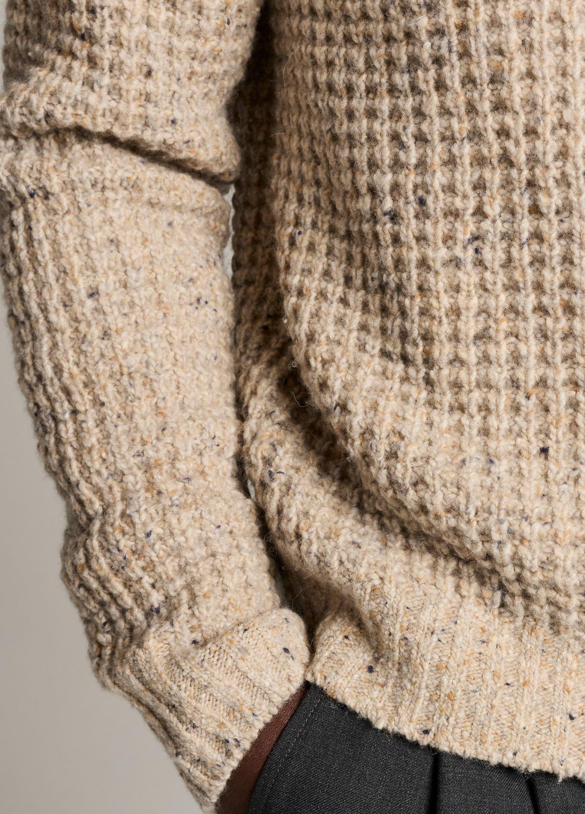 Donegal Waffle Merino Wool-Blend V-Neck Sweater - US 6815