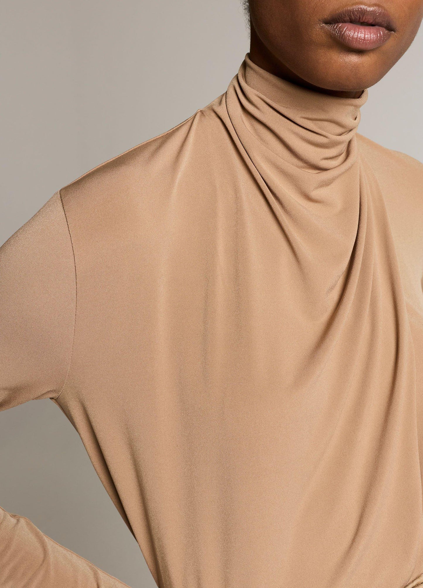 Draped-Neck Long-Sleeve Top - US 1461