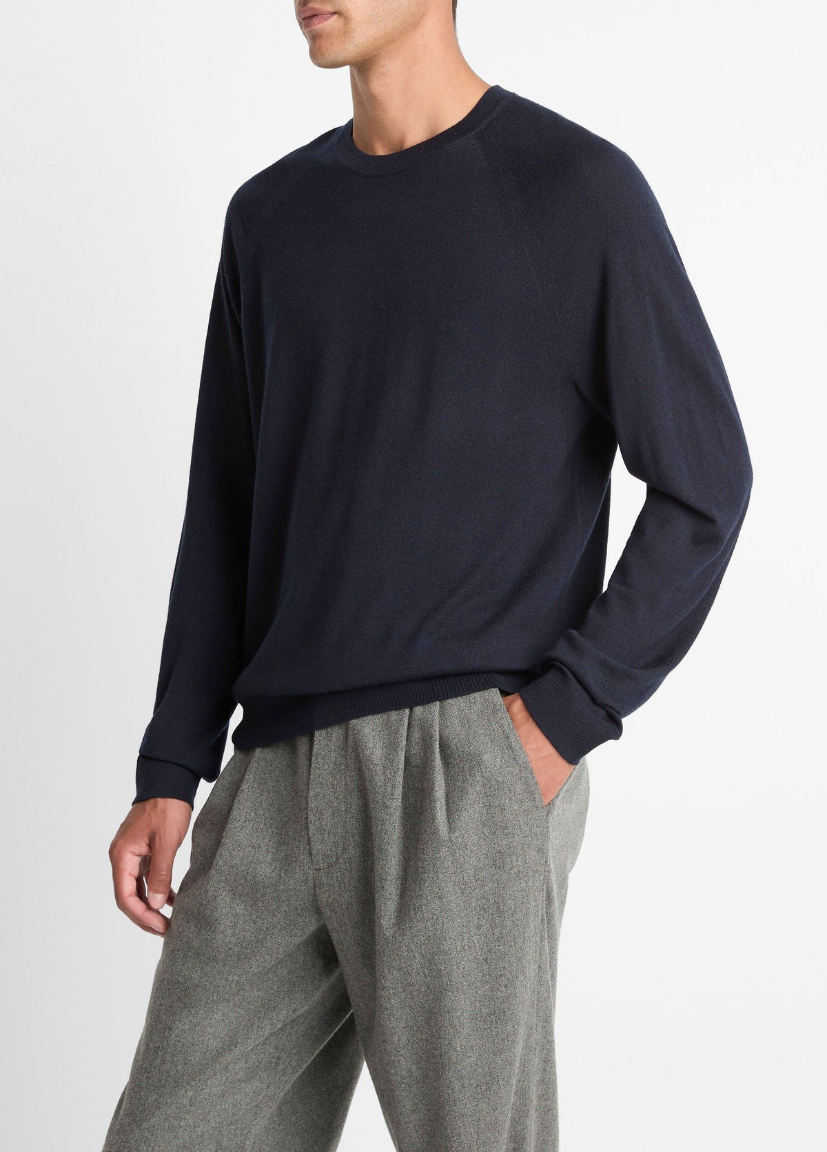 Featherweight Wool-Cashmere Crew Neck Sweater - US 9400