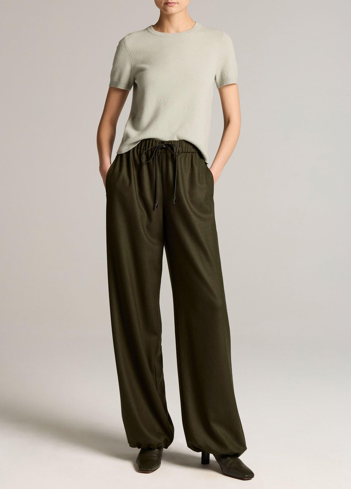 Italian Wool-Blend Flannel Drawstring Pant - US 3936