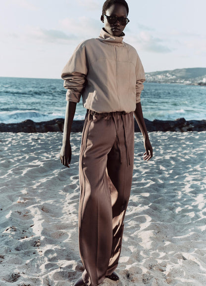 Mid-Rise Shine Crepe Pull-On Pant - US 7463