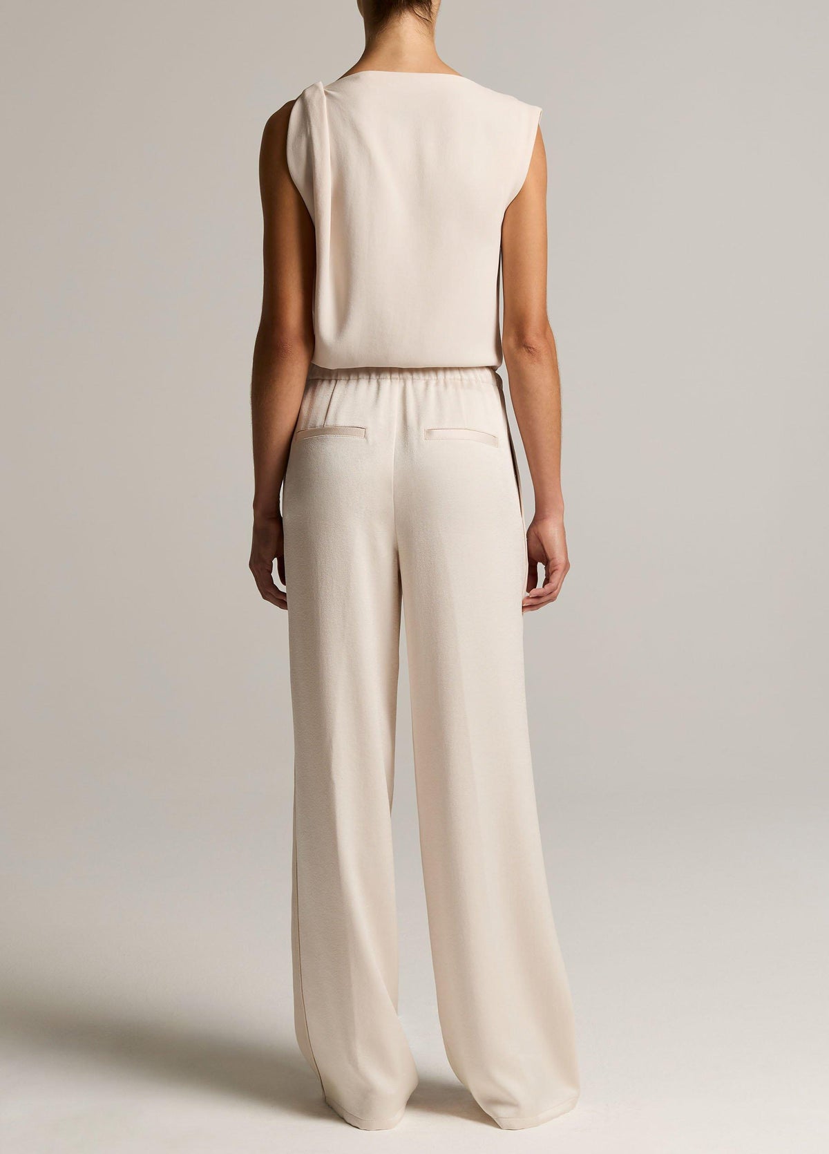 Mid-Rise Shine Crepe Pull-On Pant - US 6233
