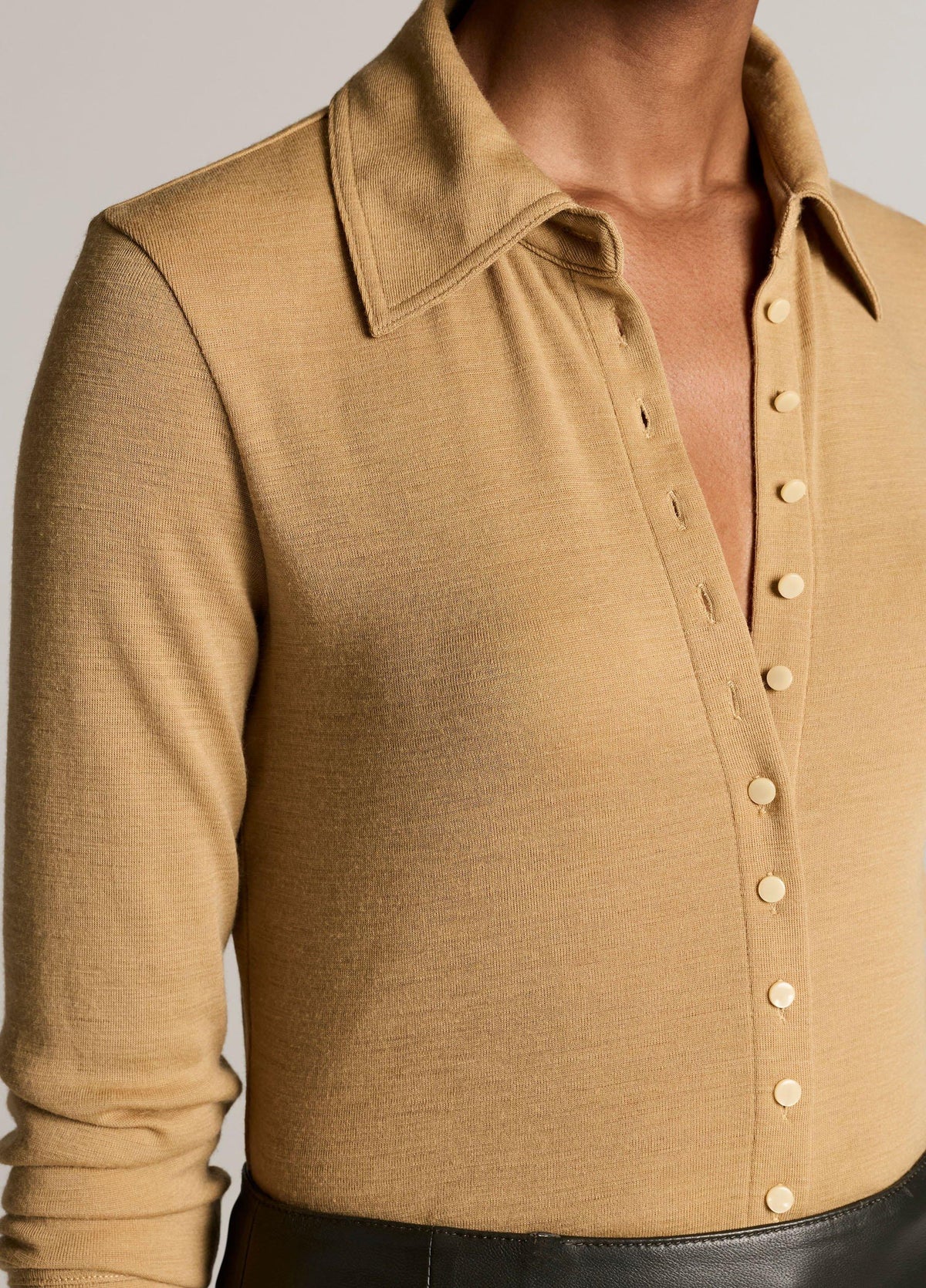 Multi-Button Collared Cardigan Top - US 6889