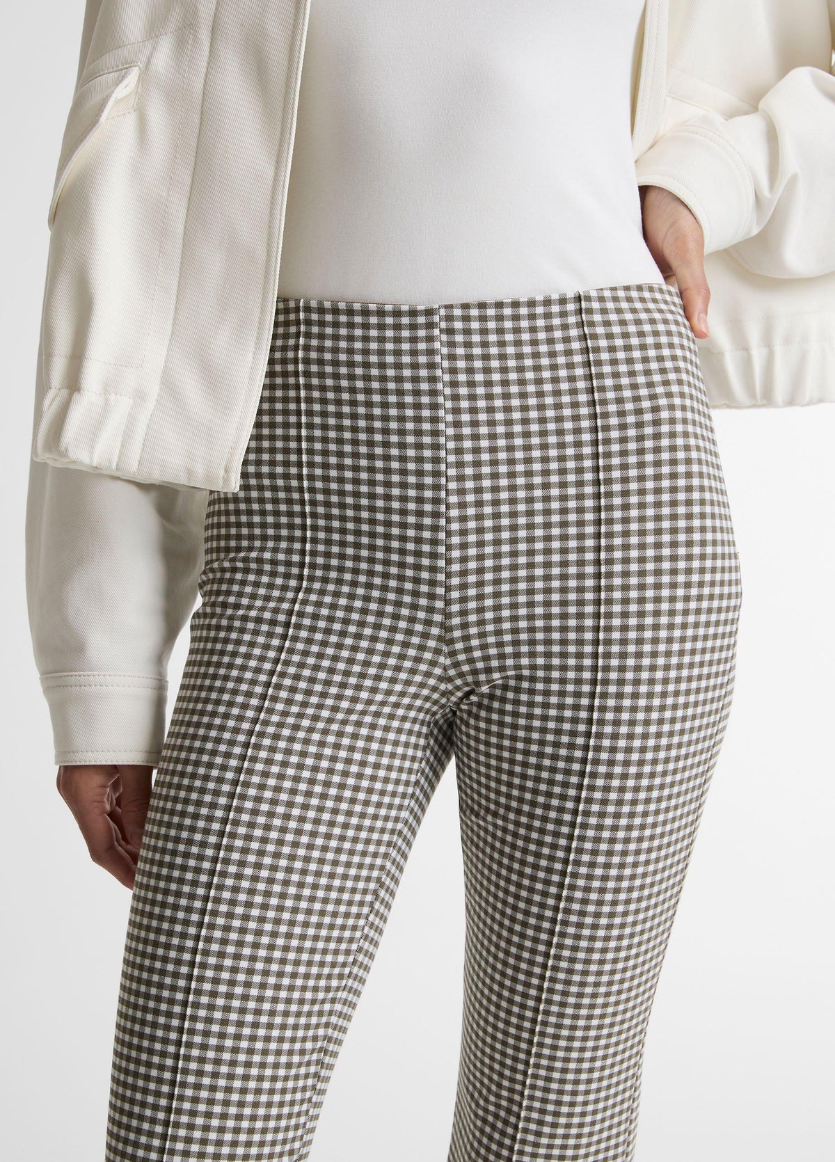 Niki Gingham Mid-Rise Crop Flare Pant - US 6530