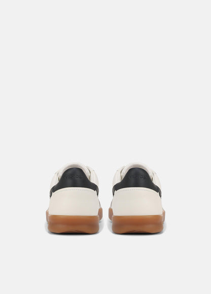 Oasis Leather Sneaker - US 4775