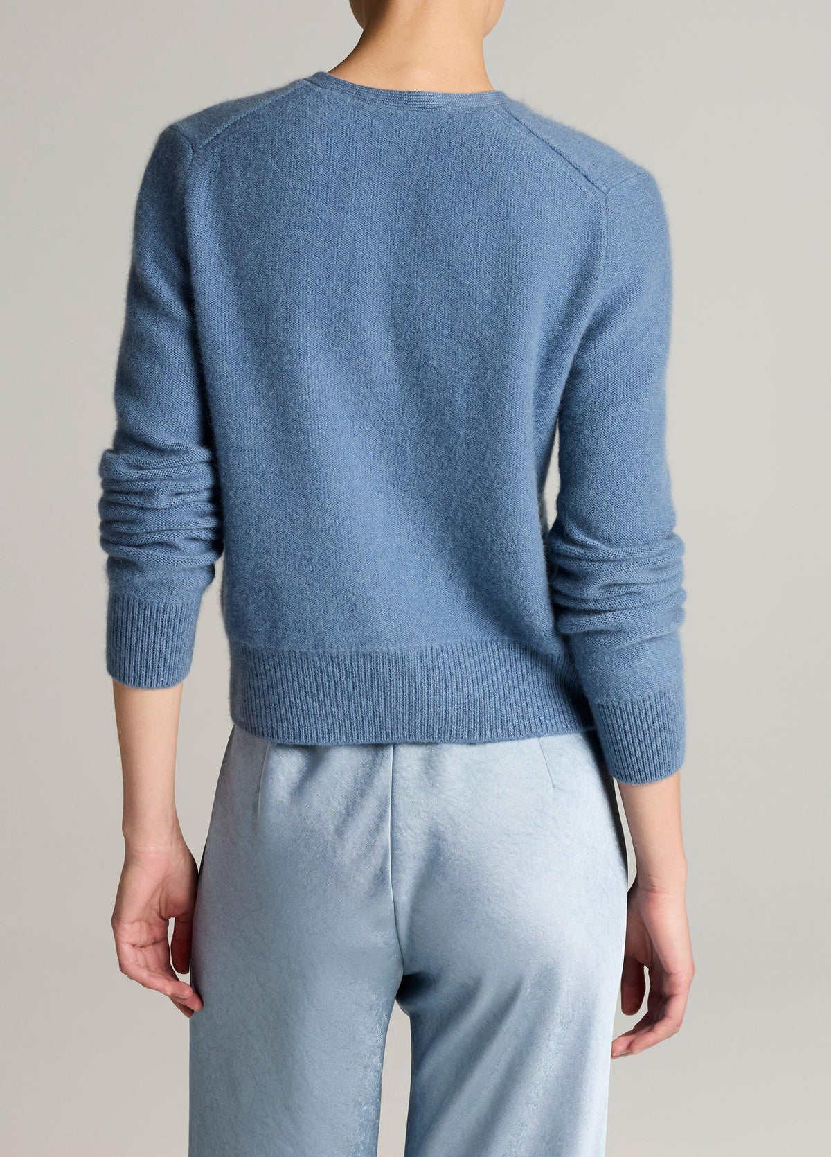 Plush Cashmere V-Neck Cardigan - US 5215