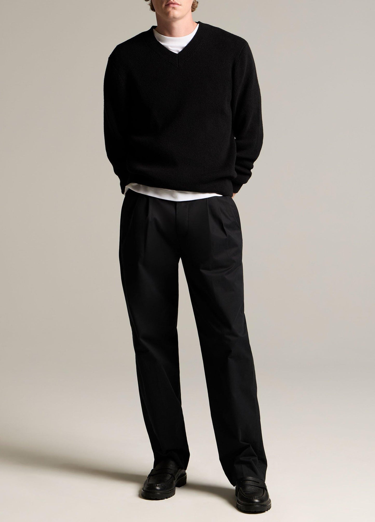 Ribbed Italian Cotton-Blend V-Neck Sweater - US 2486