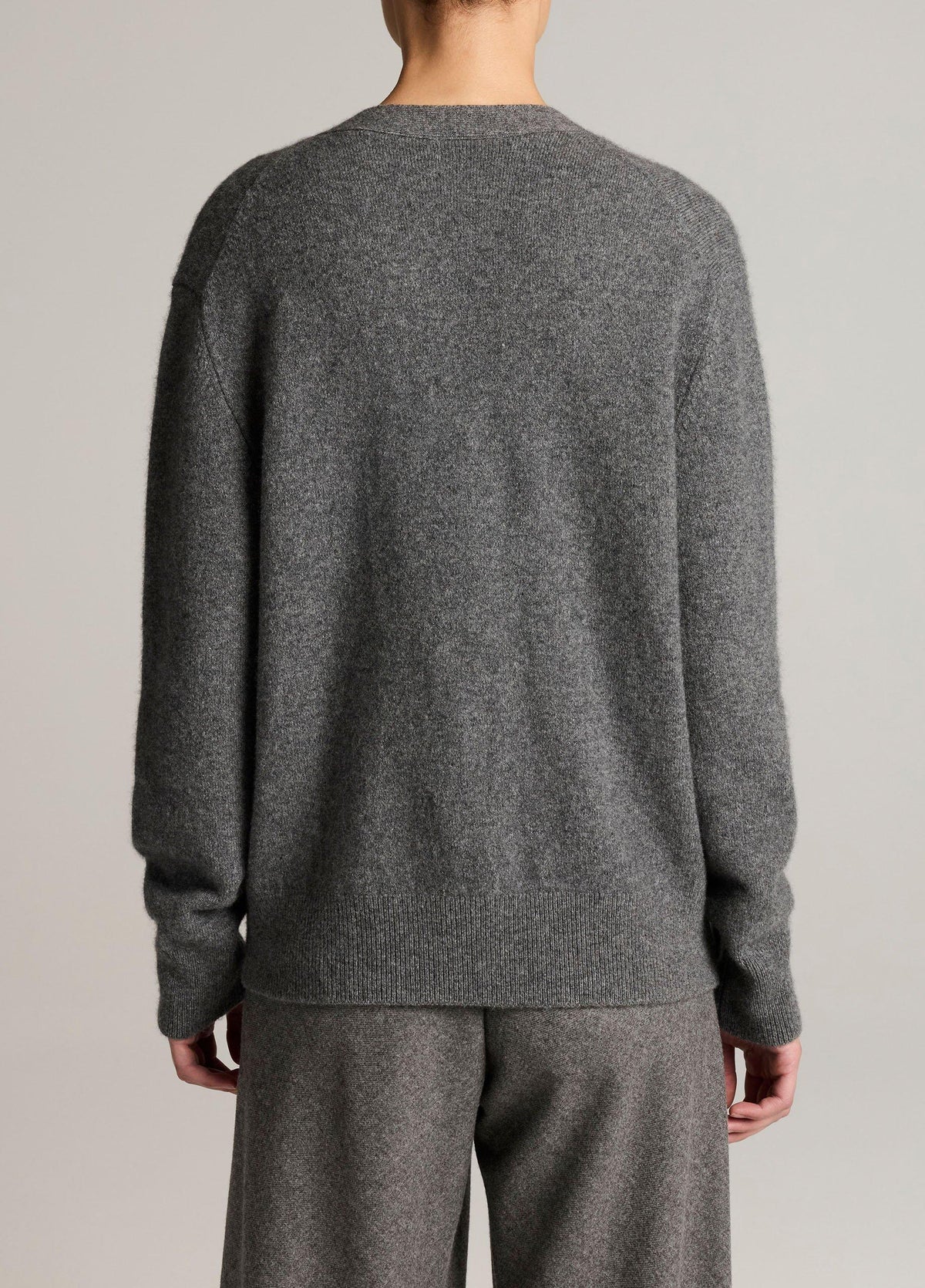 Wool & Cashmere-Blend Relaxed V-Neck Cardigan - US 7829