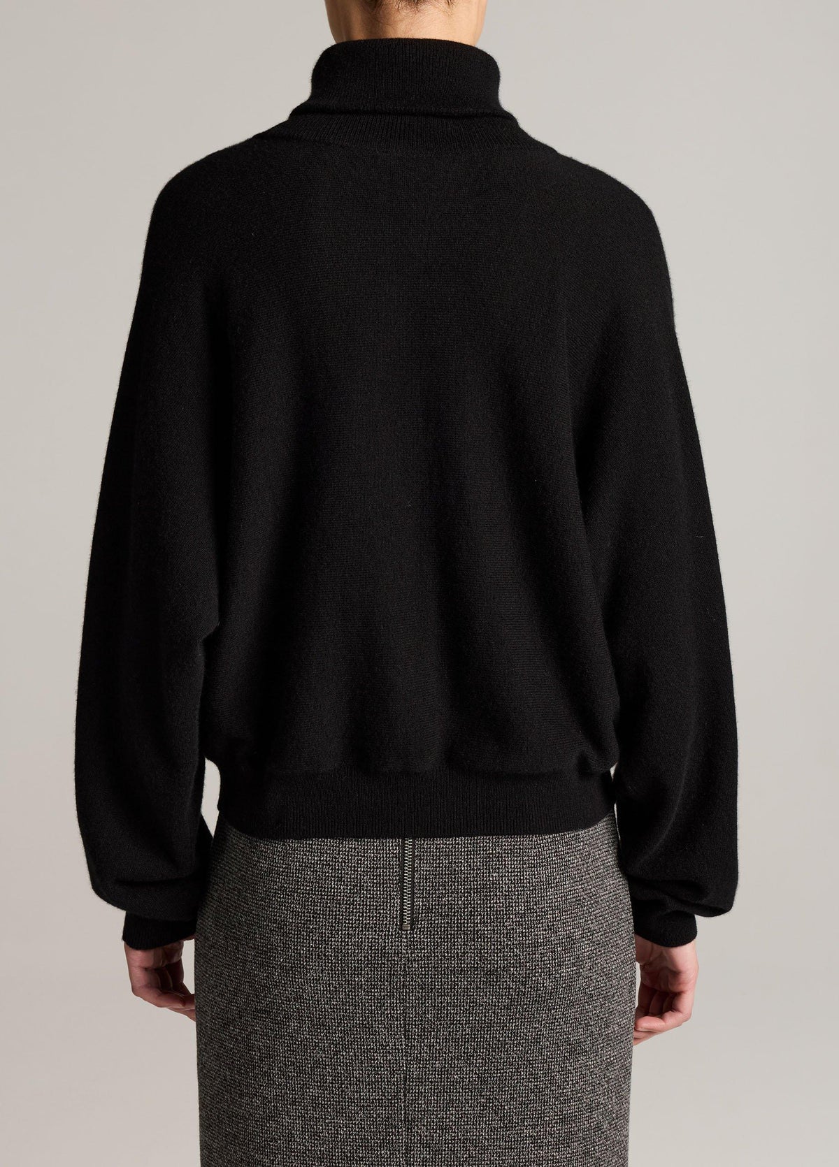 Wool-Cashmere Dolman-Sleeve Turtleneck Sweater - US 3333