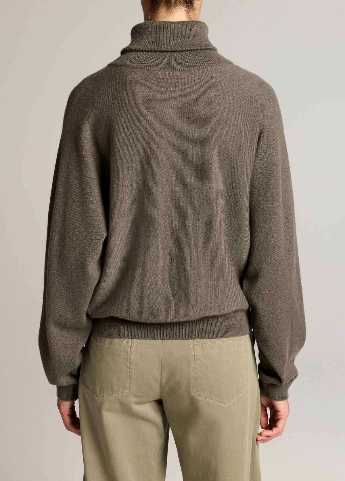 Wool-Cashmere Dolman-Sleeve Turtleneck Sweater - US 9346