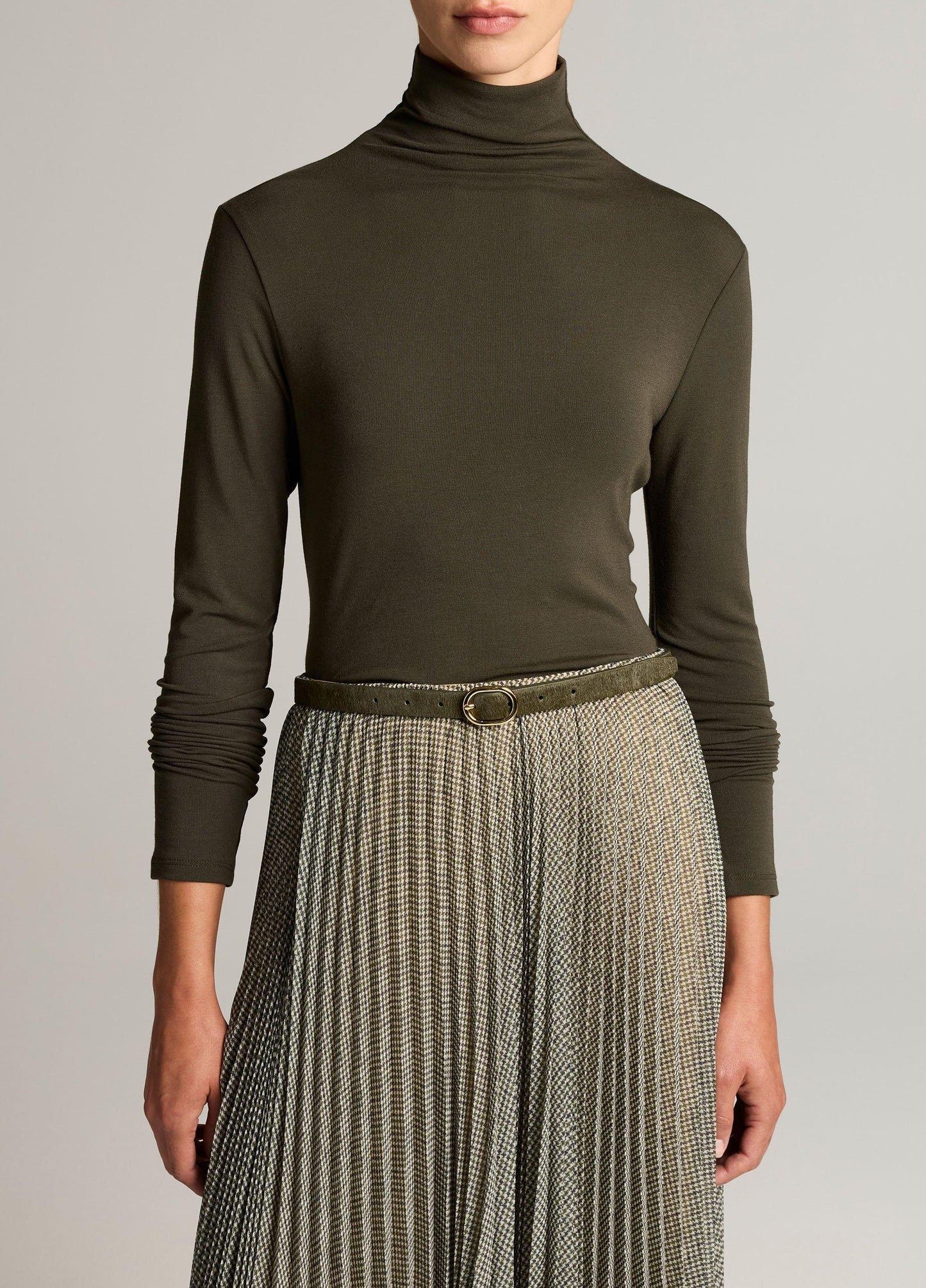 Essential Long-Sleeve Turtleneck Top - US 8904