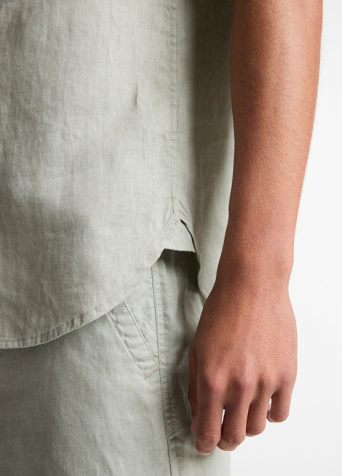 Linen Short-Sleeve Shirt - US 5797