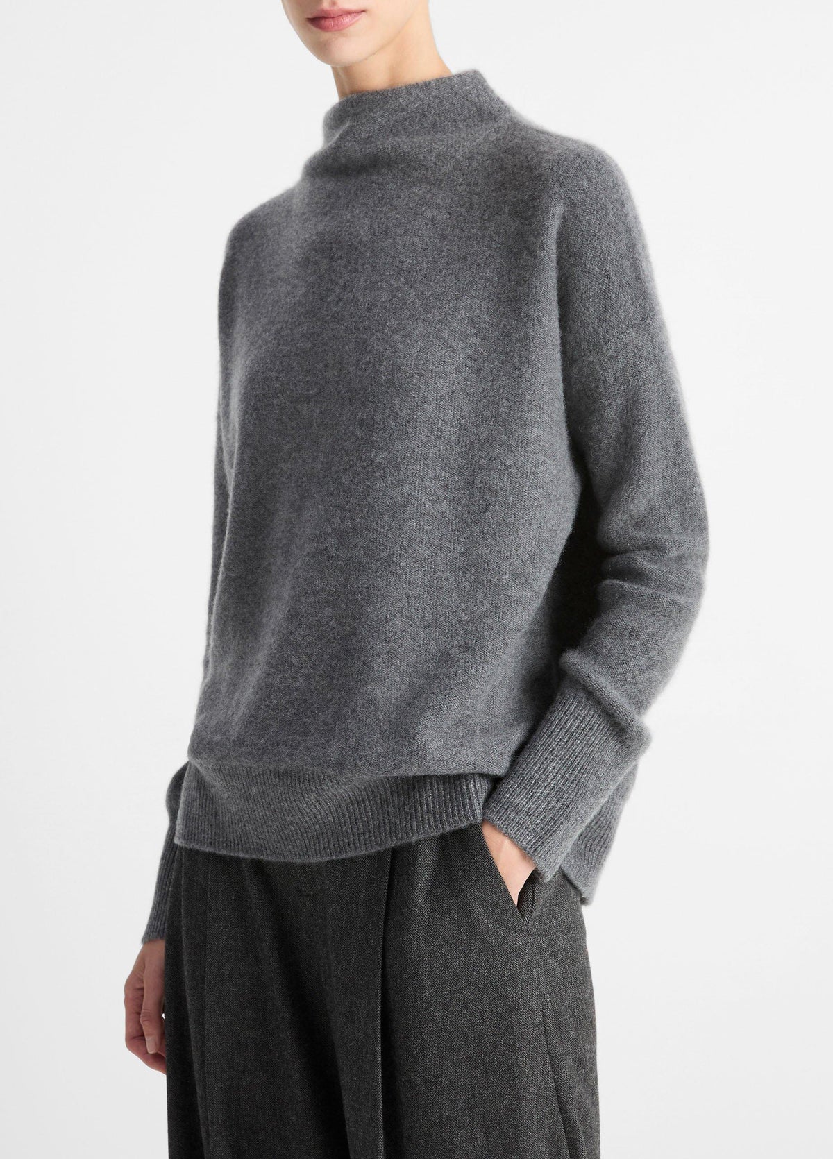 Plush Cashmere Funnel-Neck Sweater - US 4185