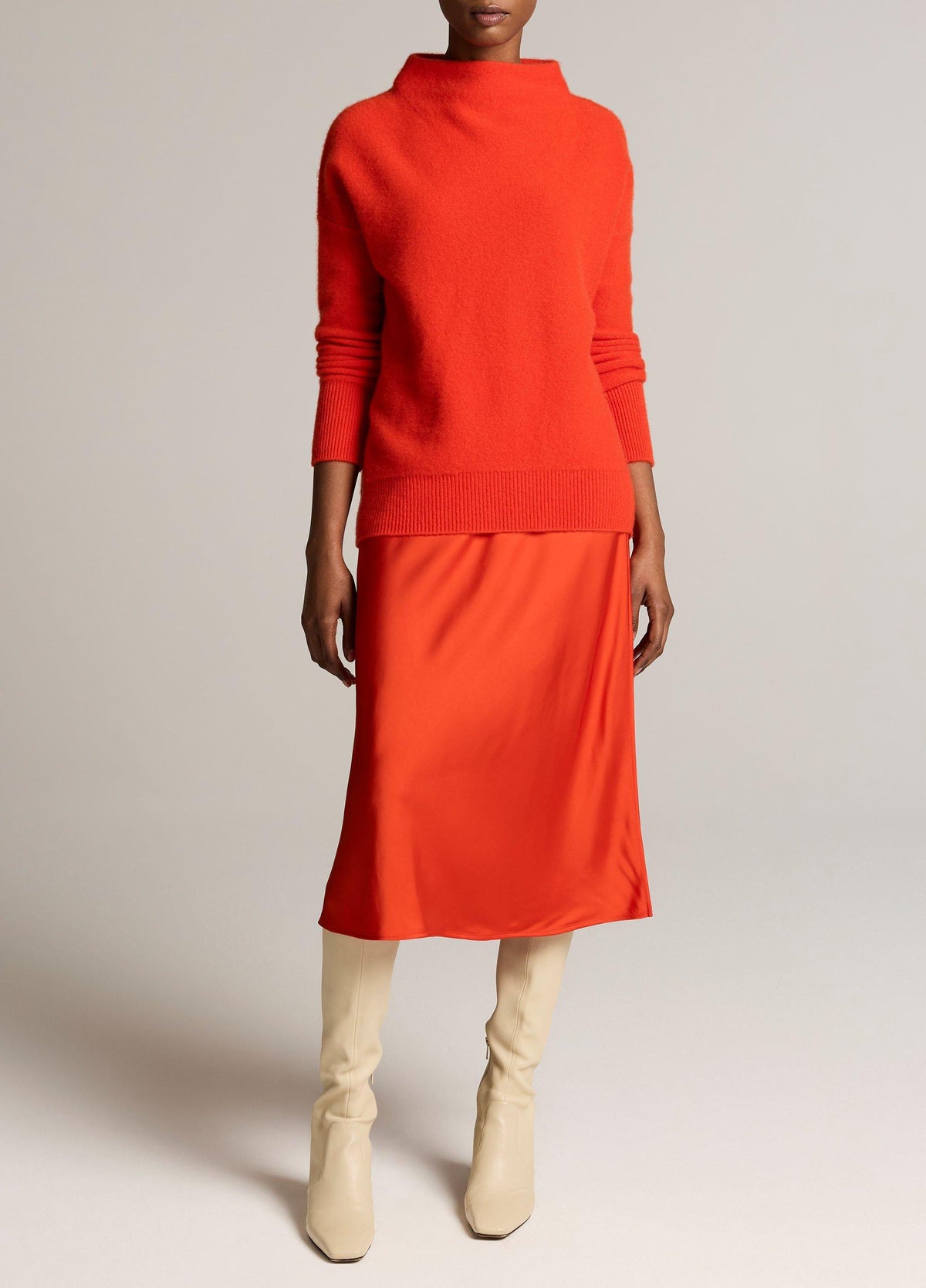 Plush Cashmere Funnel-Neck Sweater - US 0314