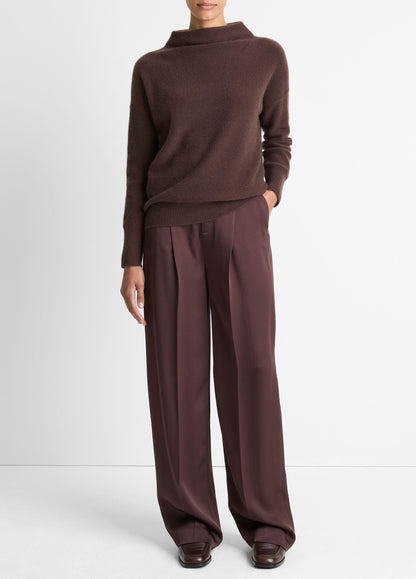 Plush Cashmere Funnel-Neck Sweater - US 3463