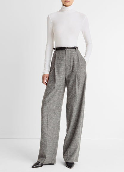 Essential Long-Sleeve Turtleneck Top - US 5483
