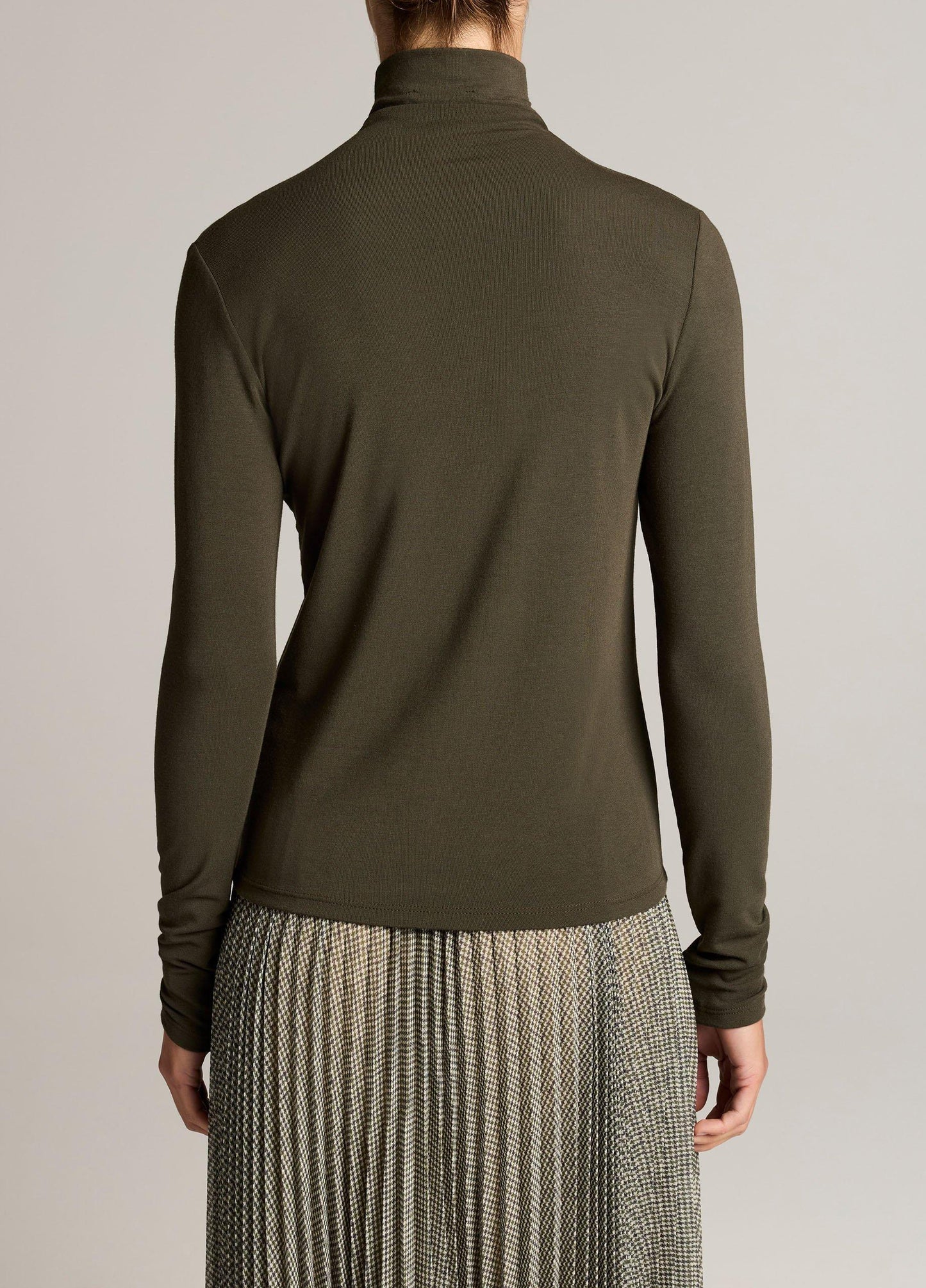 Essential Long-Sleeve Turtleneck Top - US 8904