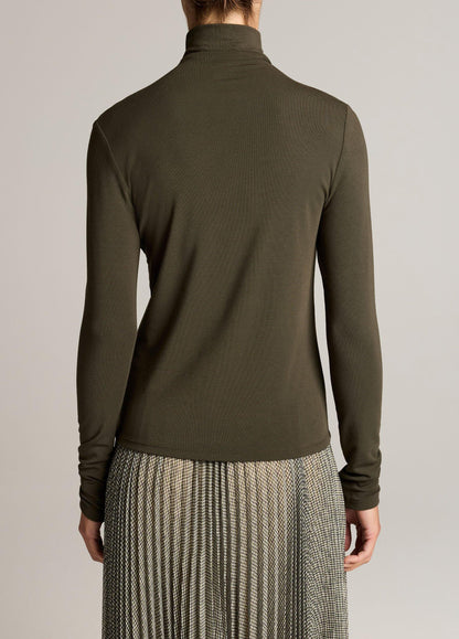 Essential Long-Sleeve Turtleneck Top - US 8904