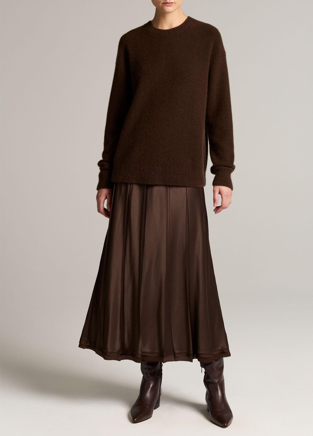 Plush Cashmere Crew Neck Sweater - US 1274