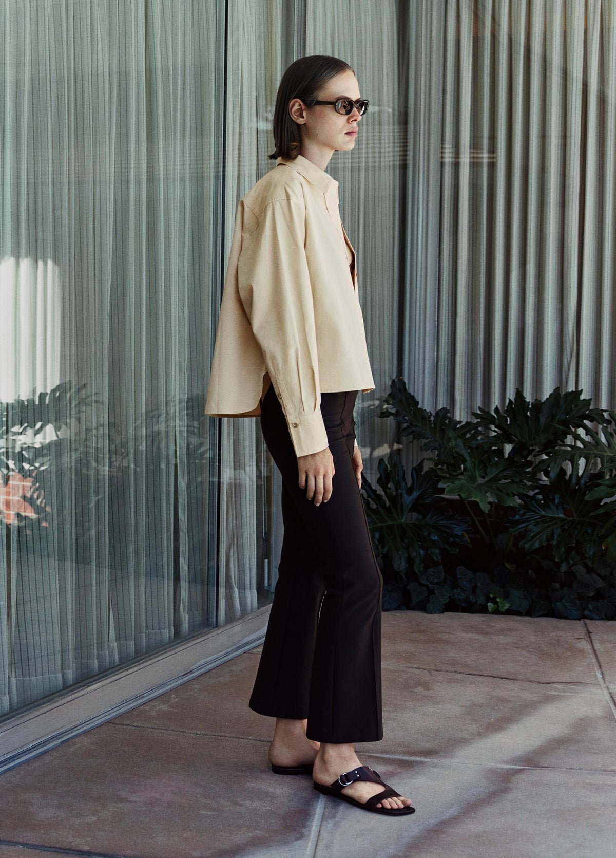 Niki Mid-Rise Pintuck Crop Flare Pant - US 6034