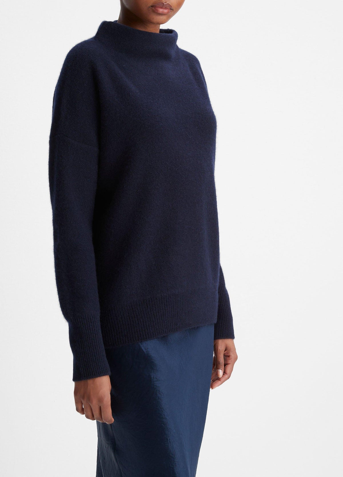 Plush Cashmere Funnel-Neck Sweater - US 0538