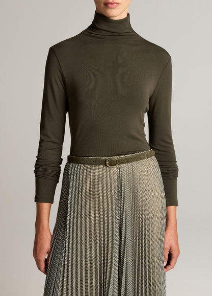 Essential Long-Sleeve Turtleneck Top - US 8904