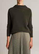 Plush Cashmere Funnel-Neck Sweater - US 9487
