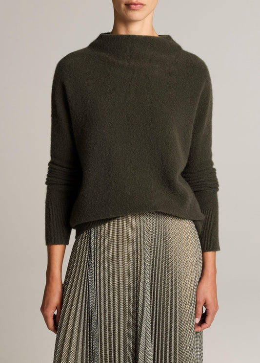 Plush Cashmere Funnel-Neck Sweater - US 9487