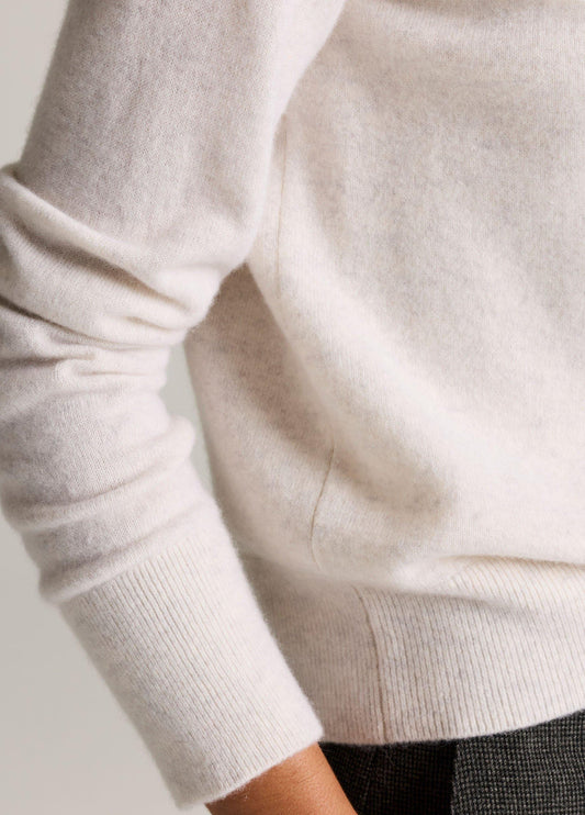 Cashmere Casual V-Neck Sweater - US 2464
