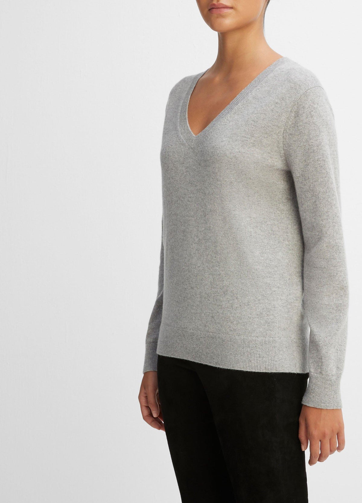 Cashmere Weekend V-Neck Sweater - US 5041