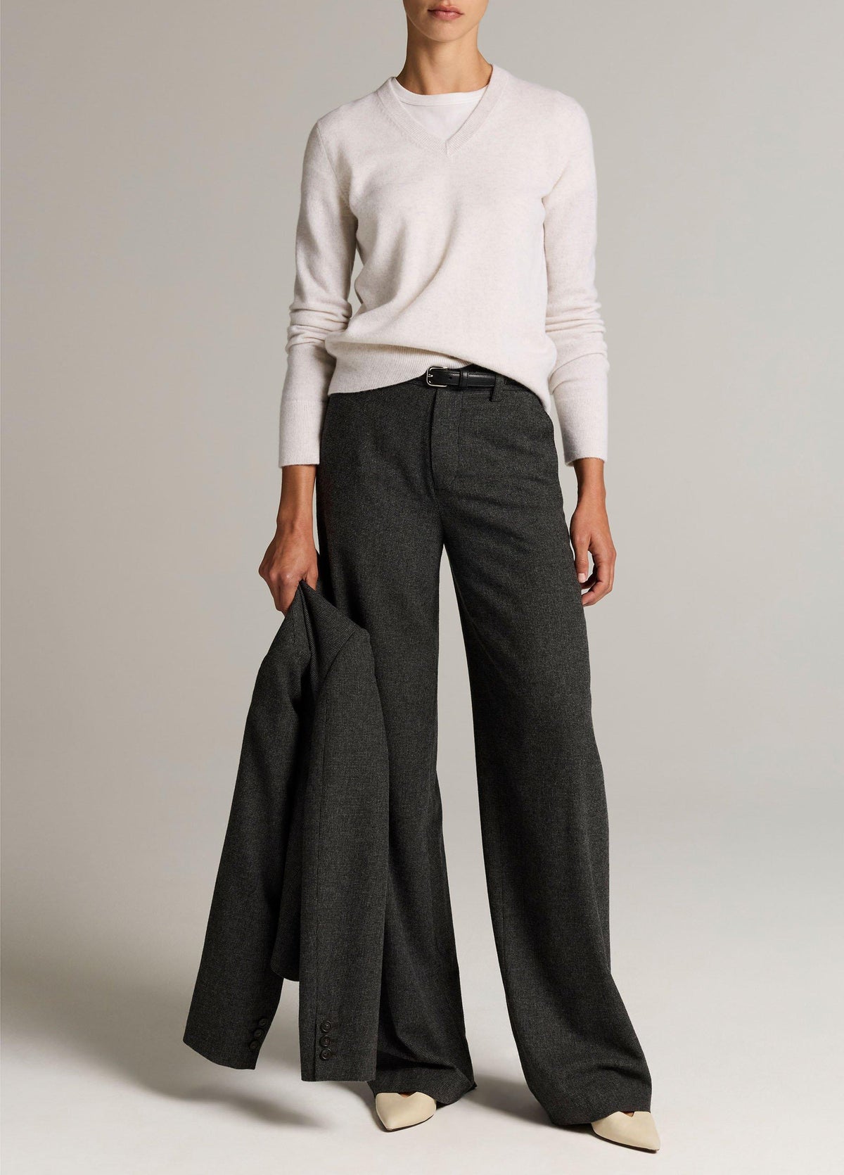 Cashmere Casual V-Neck Sweater - US 2464
