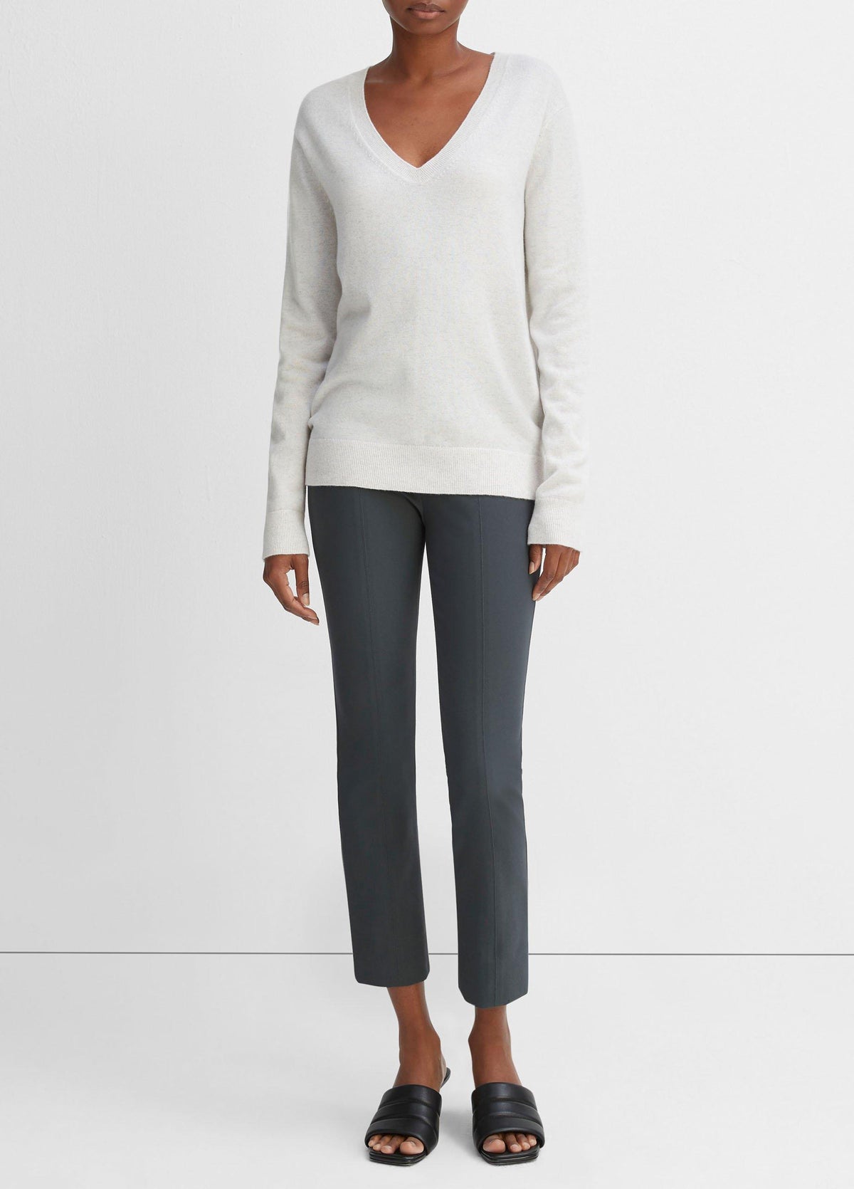 Cashmere Weekend V-Neck Sweater - US 5968