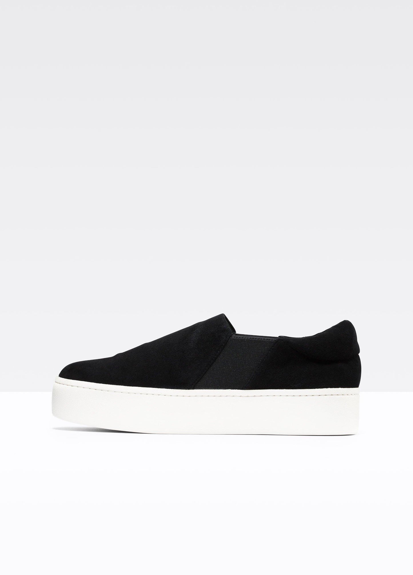 Suede Warren Sneaker - US 2018