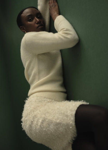 Plush Cashmere Crew Neck Sweater - US 2800