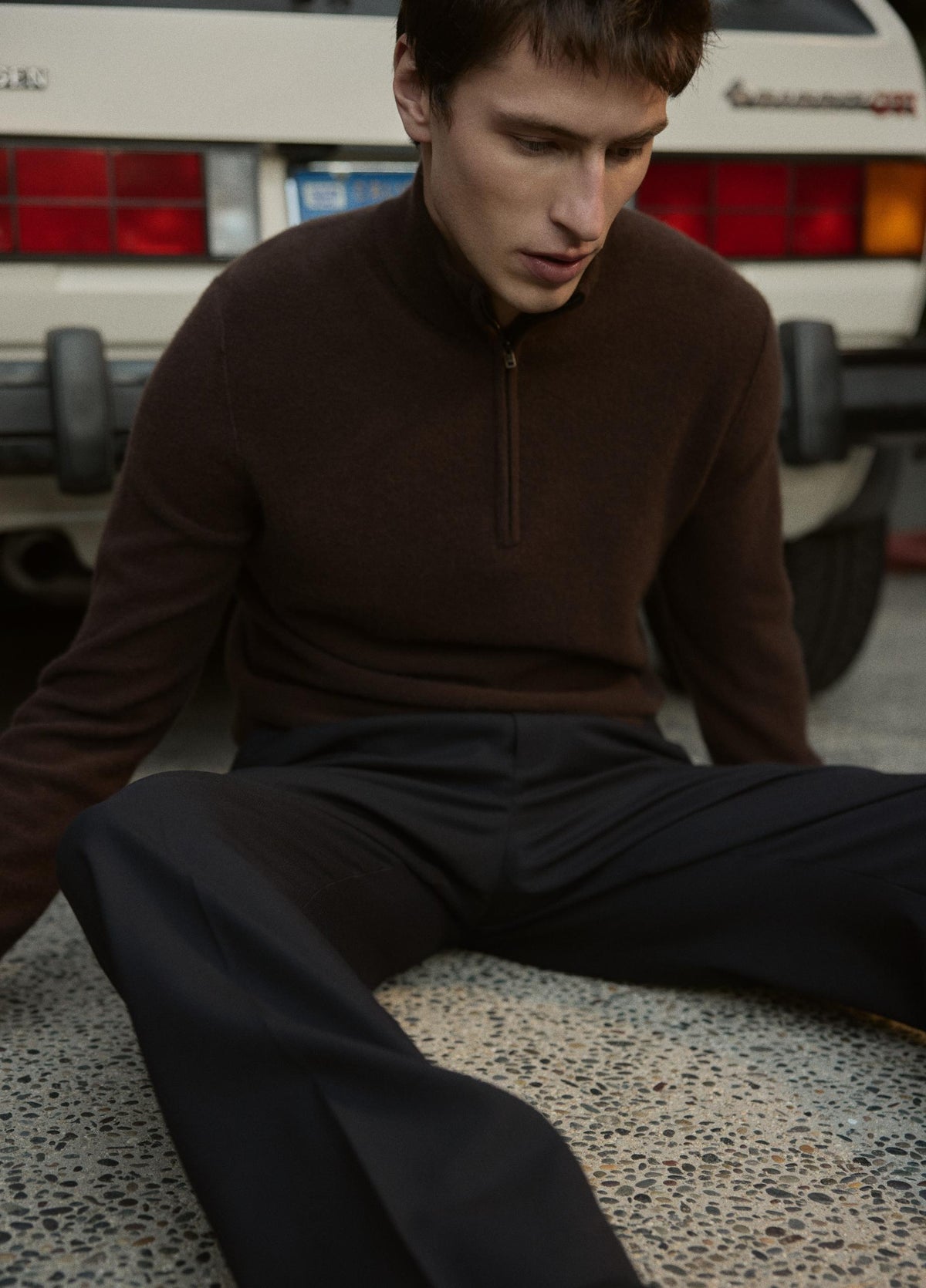 Plush Cashmere Quarter-Zip Sweater - US 3750