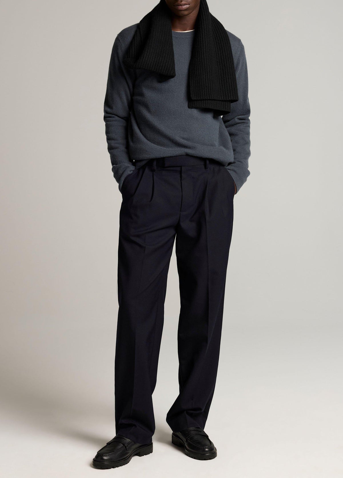 Cashmere Crew Neck Sweater - US 8608