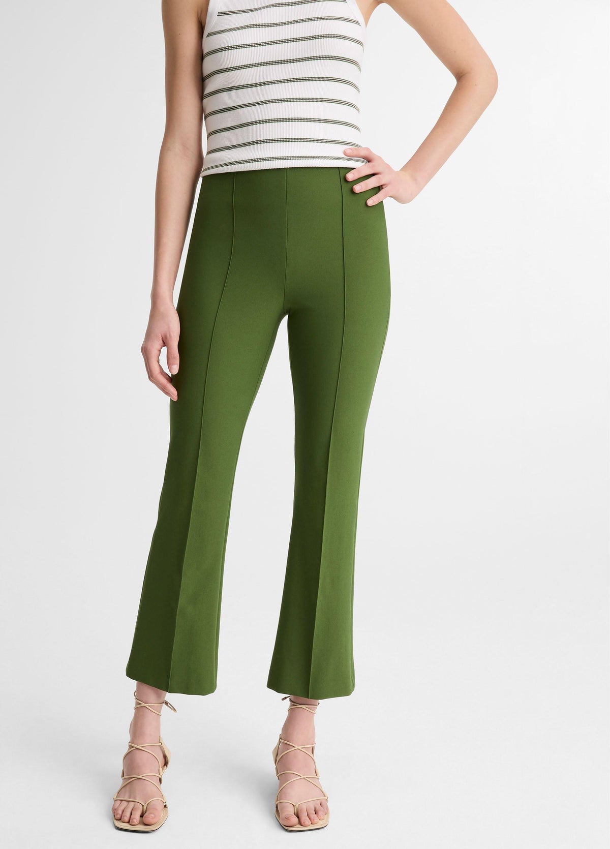 Niki Mid-Rise Pintuck Crop Flare Pant - US 5982